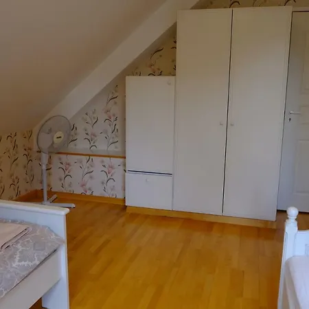 Geltondvaris Apartment